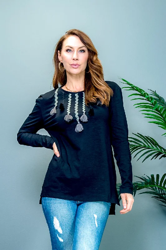 Long Sleeve Crew Neck Tunic Top with Contrast Tassel Bib Decor (LT23692)