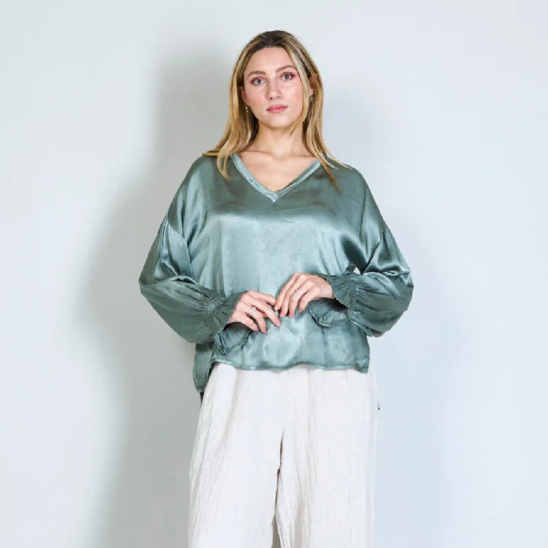 Factory Direct Sale Satin viscose blouse with bell sleeeves wholesale