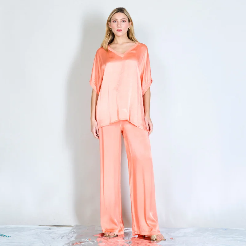 Big Savings Oversized v-neck plain blouse wholesale